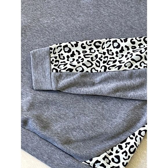 NWOT Women's Cozy Grey Sweatshirt with Grey Leopard Accents XL - Picture 2 of 3
